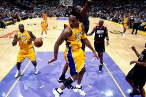 霍里：科比不是不传球只是不传给投篮糟糕的队友 你先要赢得信任