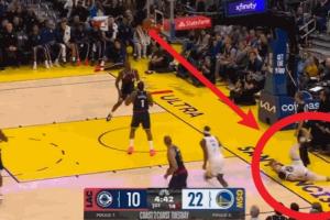 究极细腻的手感！库里空切接球秀手法上篮打进 摔到底线外面去了