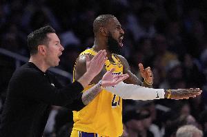 雷迪克：希望詹姆斯顺利完成复出前的所有步骤 东契奇为每日观察