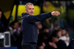 弗里克：能在积分榜上向皇马施压非常好，为莱万打进3球感到高兴