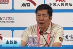 丁伟：一场球打到最后 靠的不是技战术而是精神和团结层面 就是拼