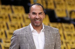 Shams：哈里森几个月前说明年争冠 如独行侠排名高点他也不会被炒