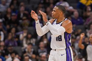 永远的大男孩！祝唐装靓仔威斯布鲁克37岁生日快乐