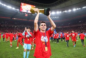 海港祝福奥斯卡：艰难时刻一定会过去，我们始终与功勋队长同在