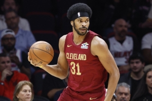 真的好用！贾勒特·阿伦半场12投7中&罚球3中2 得到16分6板1助