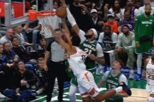 空中禁飞区！伊戈达罗滑翔要扣 加福德遮天蔽日单臂按帽拒绝