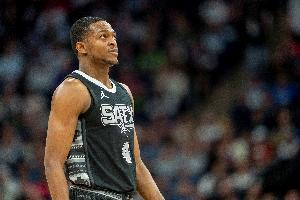 这锅跑不了！福克斯6次失误 14中5拿13分&唯一三分还是对方干扰球