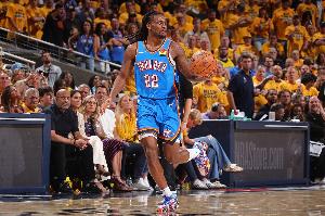 卡鲁索转发！卡森·华莱士对位莫兰特&库里&东契奇 三人共51中14