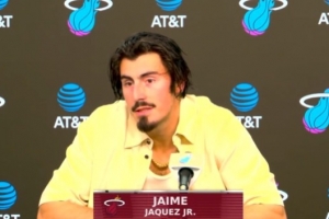 15中4！哈克斯：骑士防守没做特殊调整 有不错的出手机会只是没进