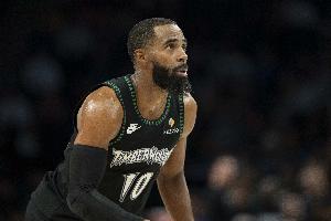 康利：我们确实重视NBA杯想要赢下它 场地有点偏绿