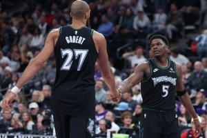 华子：戈贝尔禁区接球后表现进步很多我很信任他 会更多给他传球