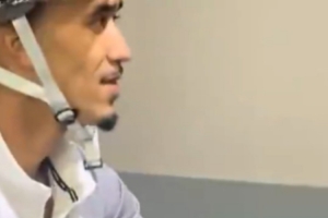 安排上了！广东男篮新外援奎因已经骑上了小电驴