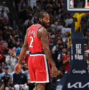 快船正打7连客！船记：小卡回归球场训练 不确定客场之旅是否回归