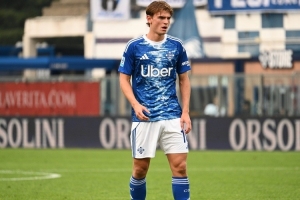 小法谈帕斯：他能做出很多不可预测的技巧，他不应被关在笼中