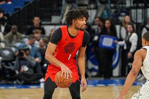 三分6中0！谢顿·夏普24中12拿到29分2板3助 出手数全场最多