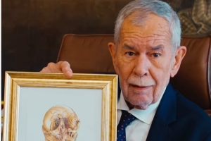 阿瑙呼吁将出线日定为假日，总统幽默回应：把大力神杯拿回来再谈