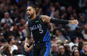 好起来了！拉塞尔第三节7中6独得14分 三节贡献19分4板6助