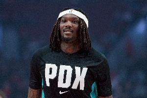 队记：开拓者在罗威完全恢复健康前不会让他打背靠背