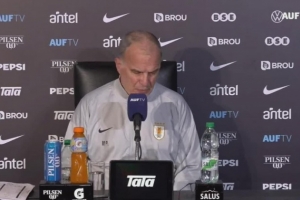 1-5惨败！贝尔萨：我没考虑离任，将继续执教乌拉圭到世界杯